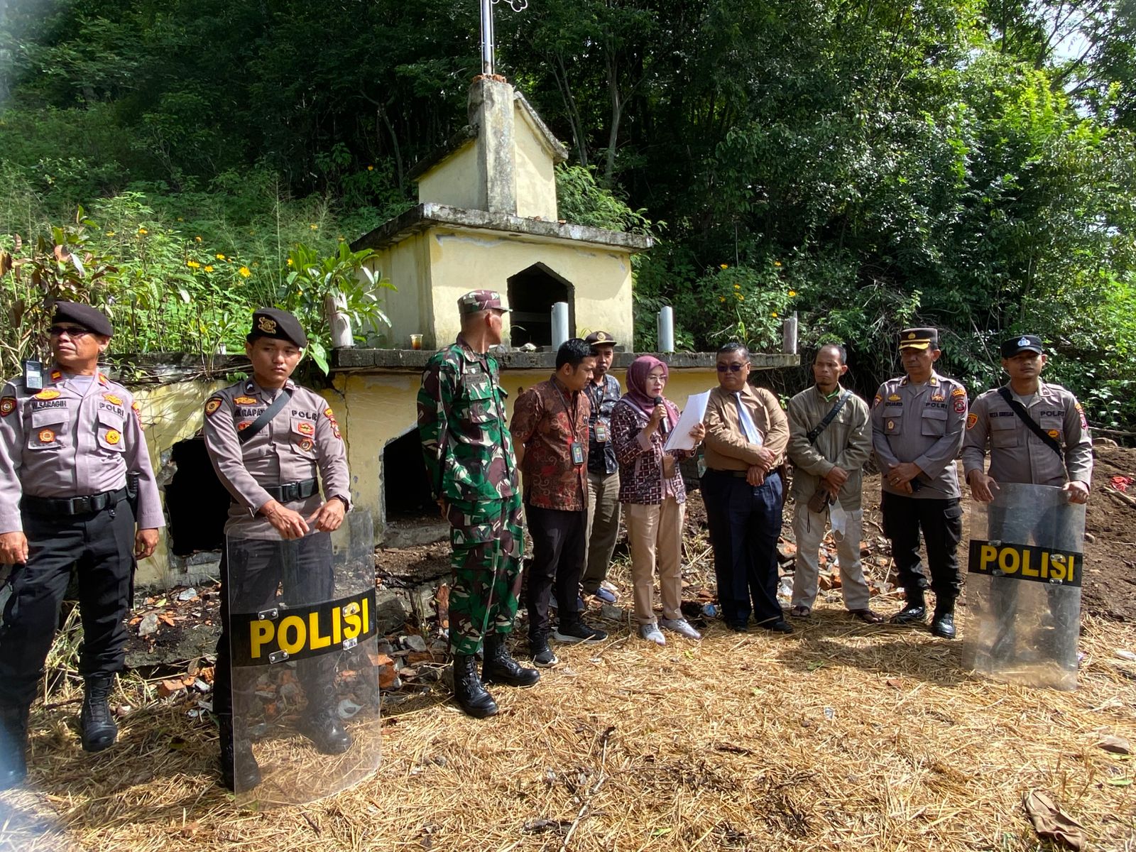 Pelaksanaan Eksekusi perkara Nomor 7/Pdt.Eks/2021/PN Blg jo 79/Pdt.G/2016/PN Blg